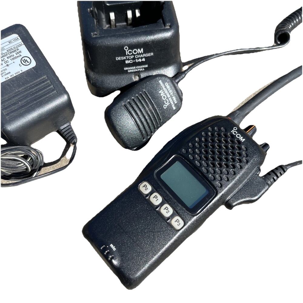 ICOM IC-F30GS VHF TWO WAY RADIO With Charger & Mic TESTED